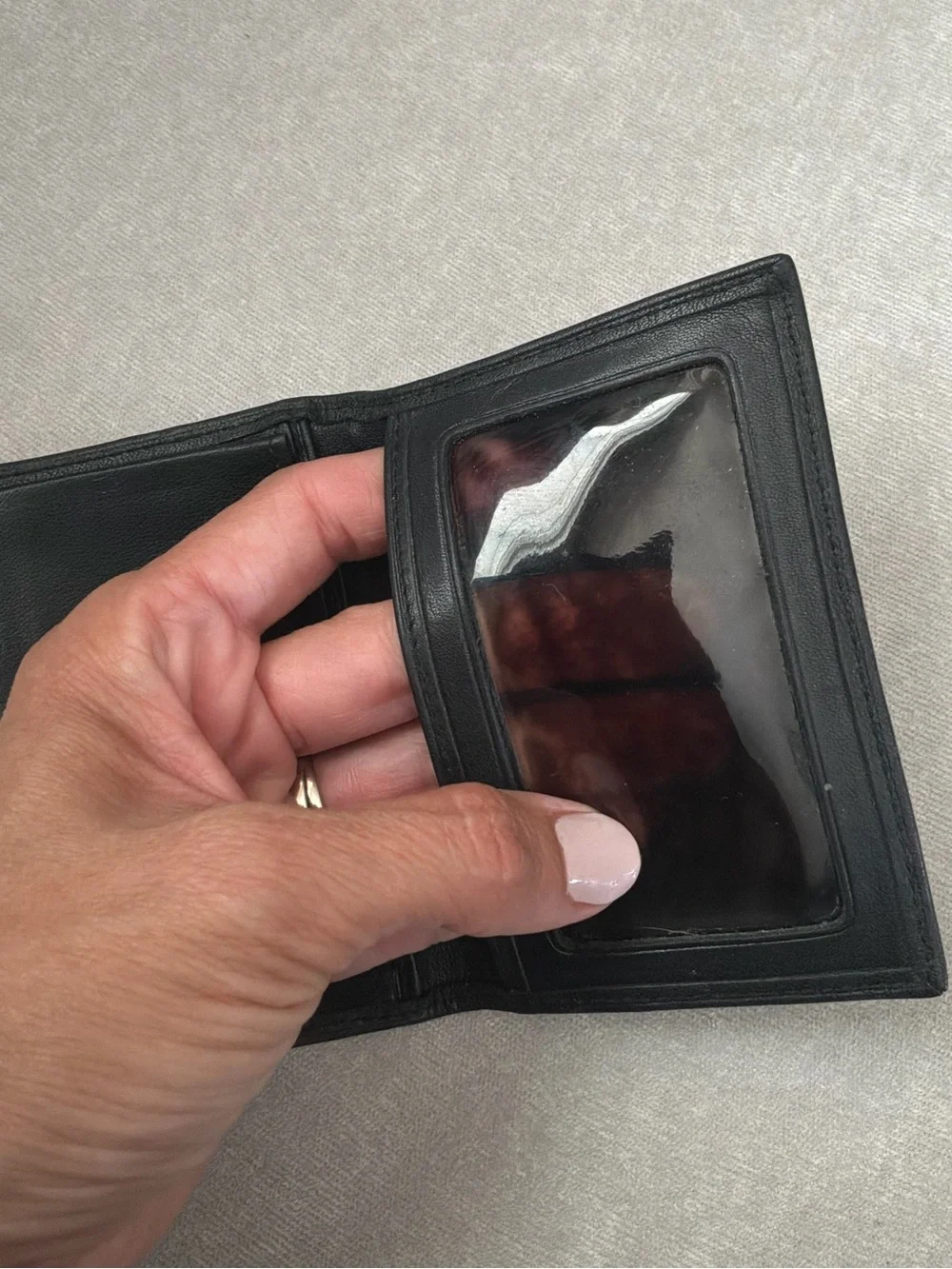 Tumi Black Leather Thin Bifold Credit Card Holder